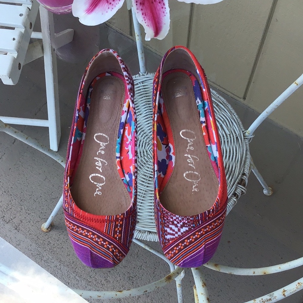 TOMS One for One Canvas Ballet Flats Size 7